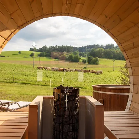 Apartment La Boheme And Glamping *